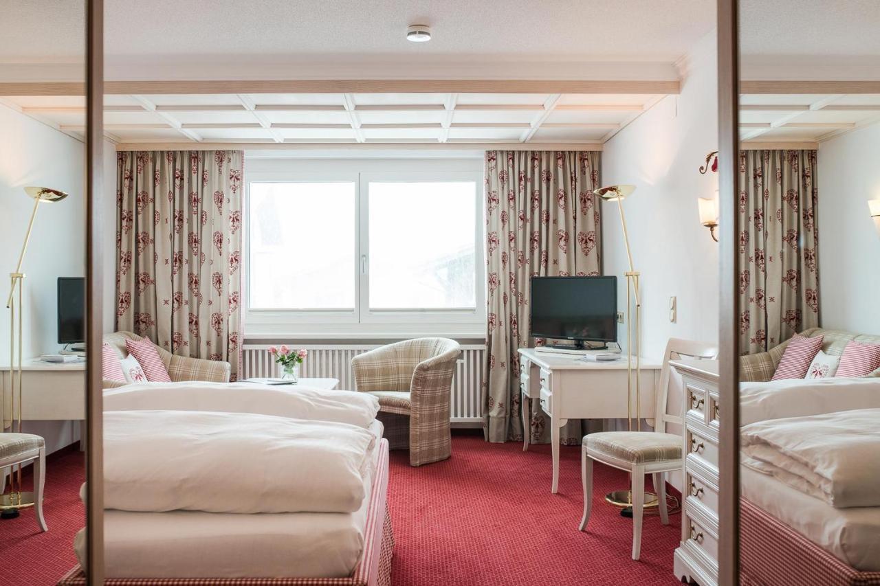 Bed&Breakfast Hotel Guggis Zürs Esterno foto
