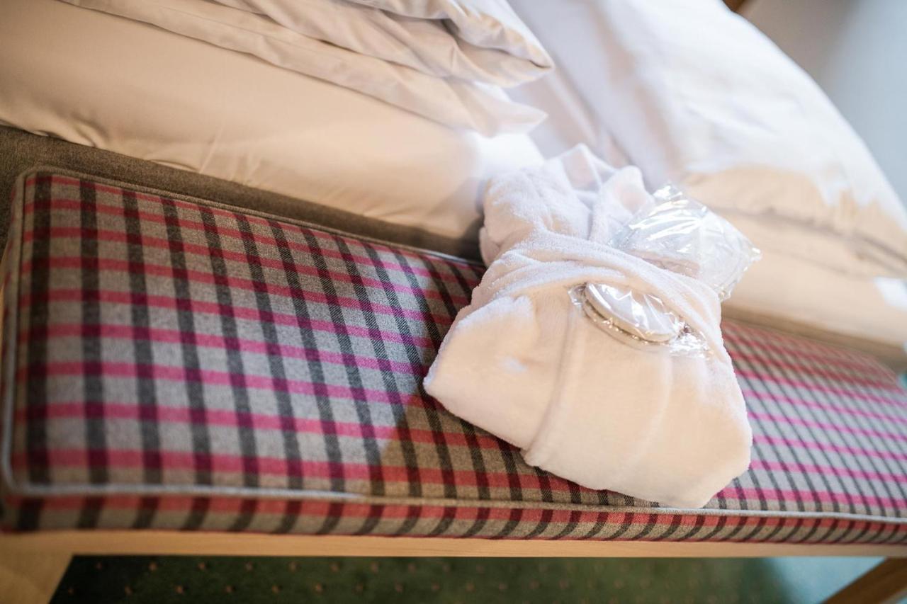 Bed&Breakfast Hotel Guggis Zürs Esterno foto