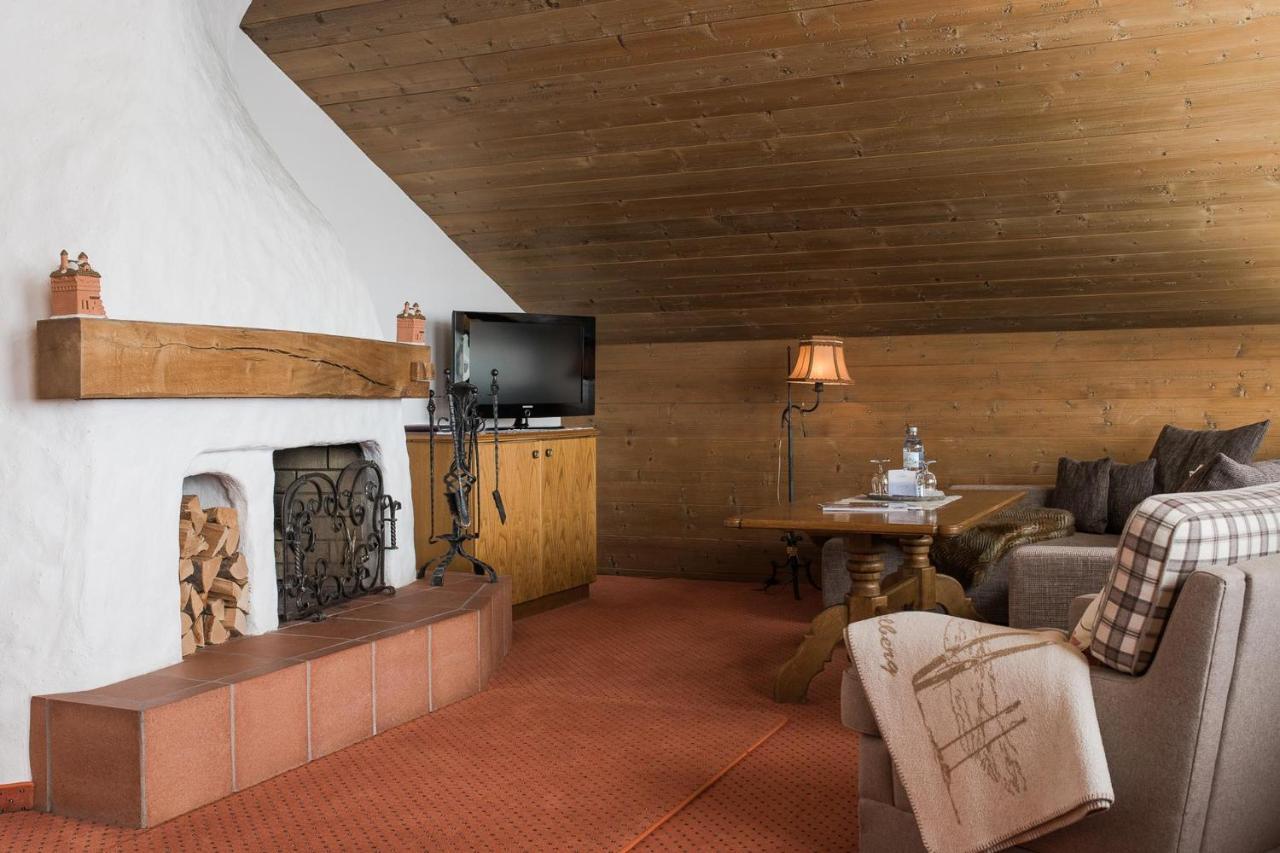Bed&Breakfast Hotel Guggis Zürs Esterno foto