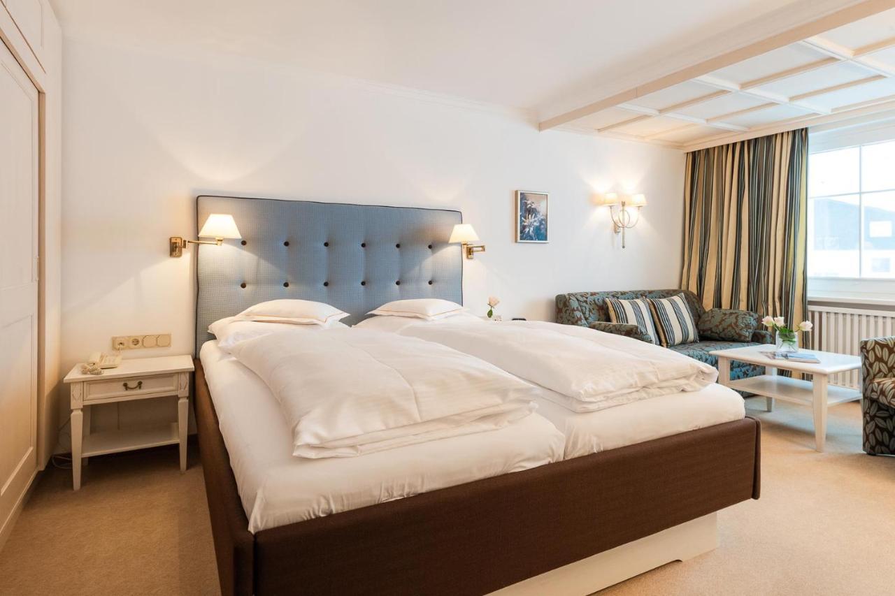 Bed&Breakfast Hotel Guggis Zürs Esterno foto