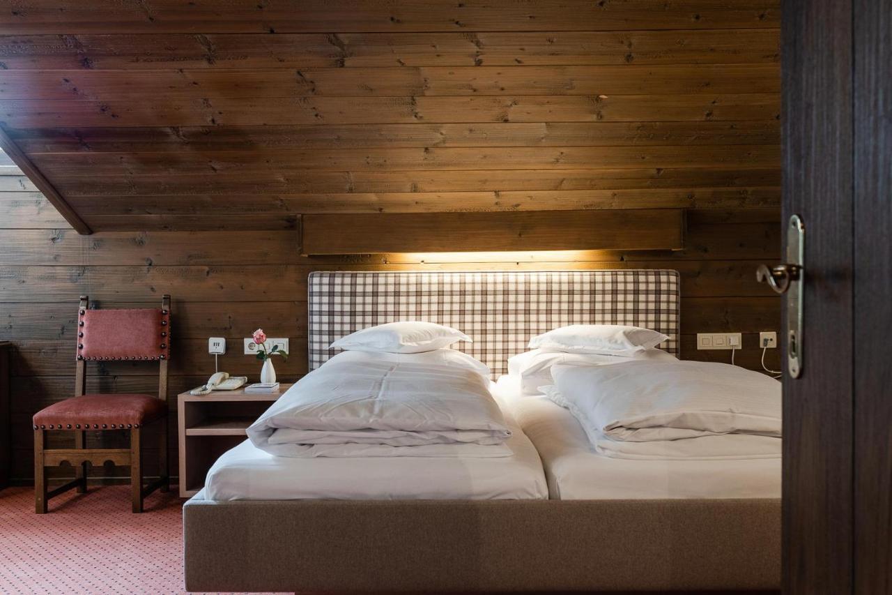 Bed&Breakfast Hotel Guggis Zürs Esterno foto
