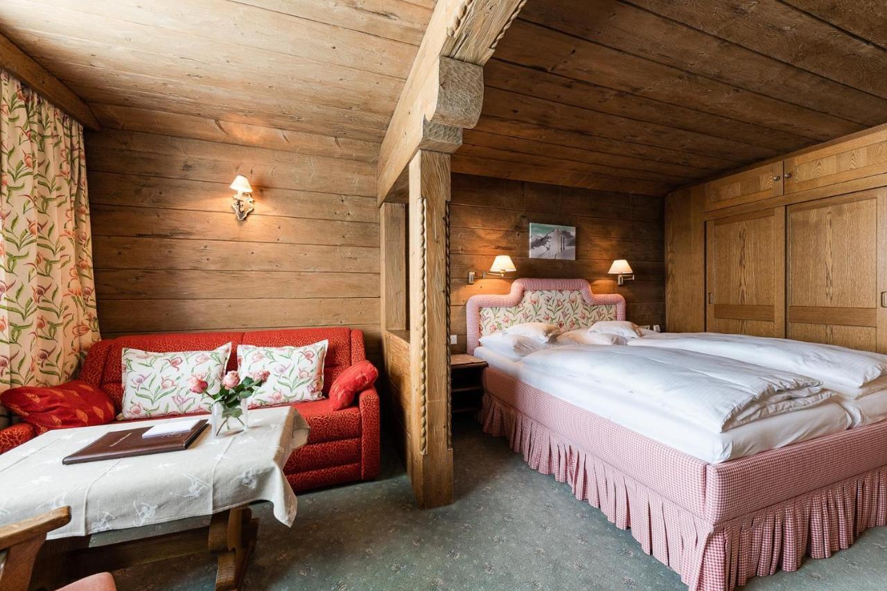 Bed&Breakfast Hotel Guggis Zürs Esterno foto