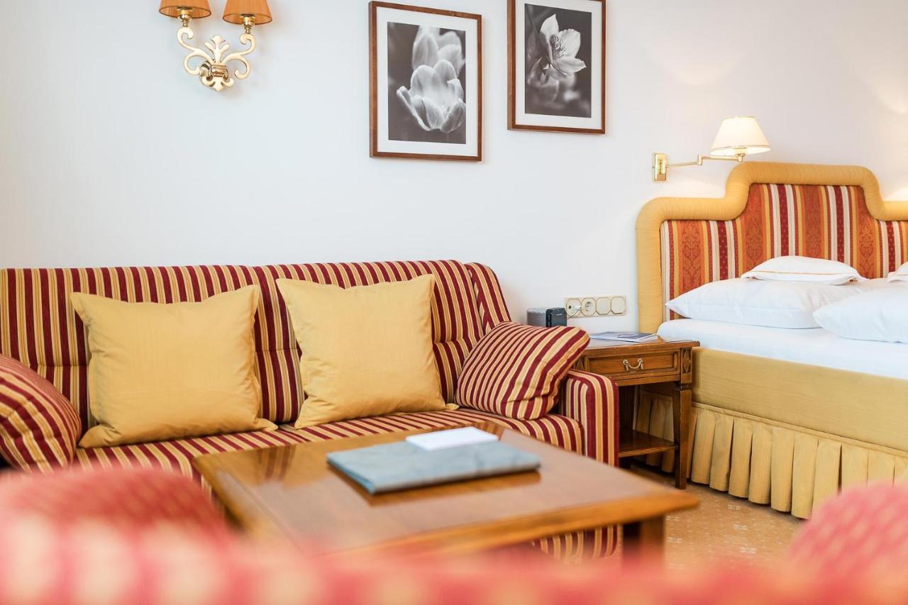 Bed&Breakfast Hotel Guggis Zürs Esterno foto