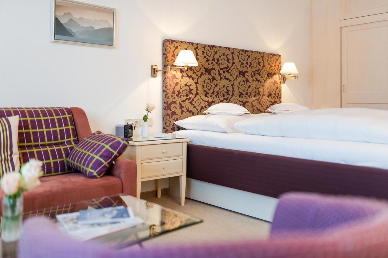 Bed&Breakfast Hotel Guggis Zürs Esterno foto