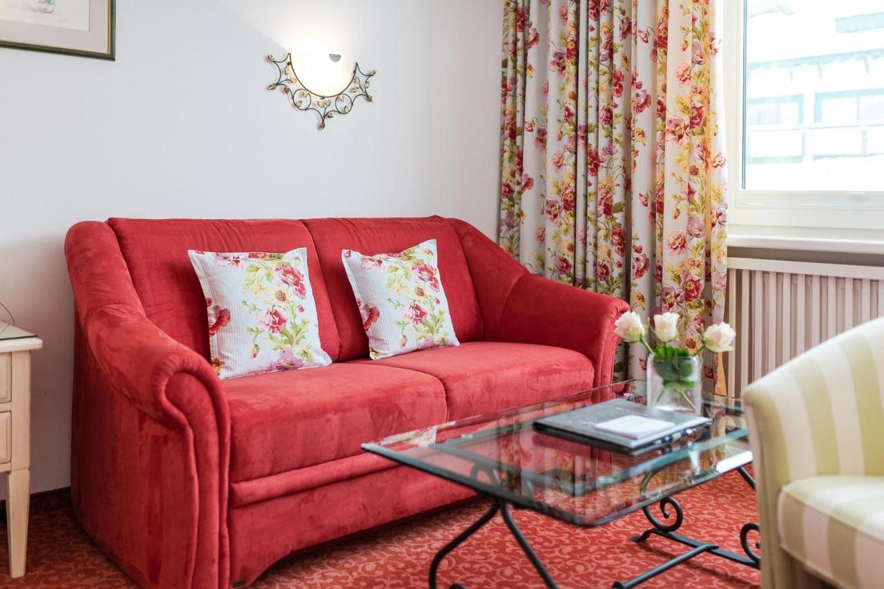Bed&Breakfast Hotel Guggis Zürs Esterno foto
