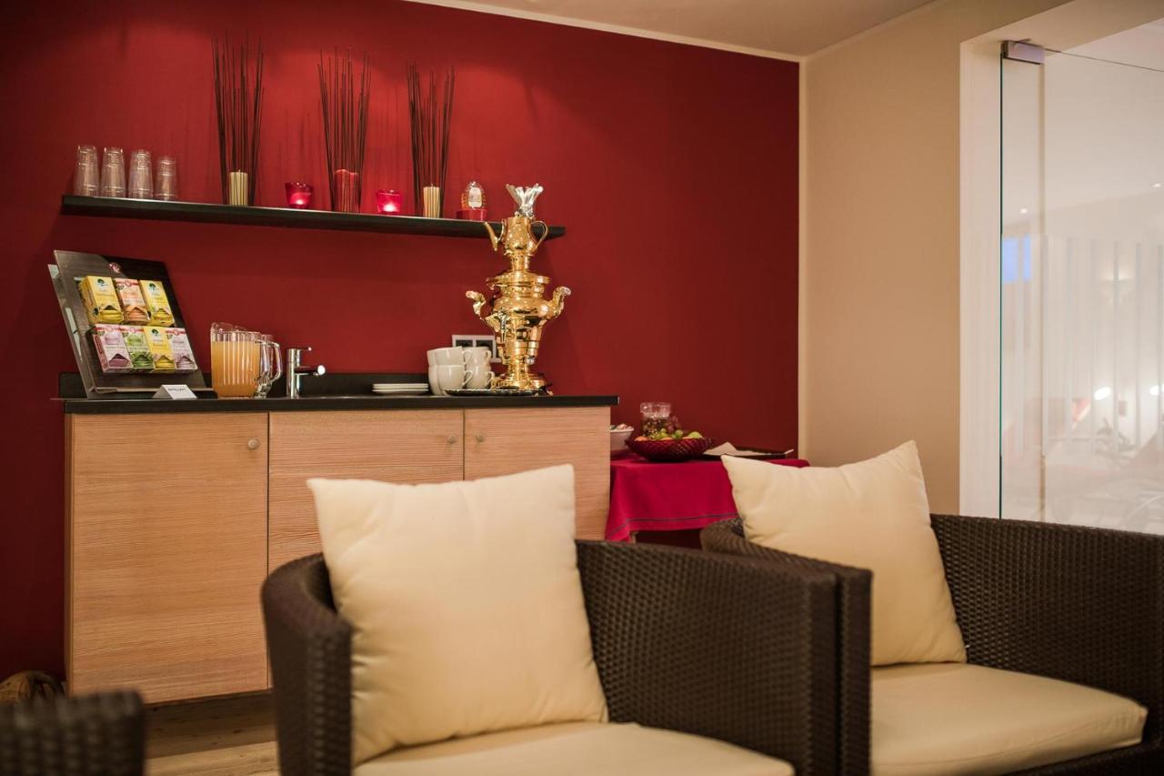 Bed&Breakfast Hotel Guggis Zürs Esterno foto