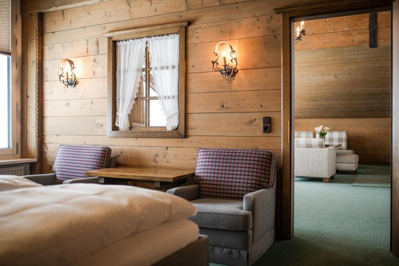 Bed&Breakfast Hotel Guggis Zürs Esterno foto